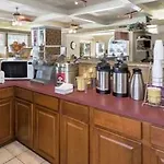 Days Inn By Wyndham Fort Myers Springs Resort 